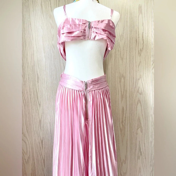 MISS CIRCLE Zayda Priya Zarah Pink Pale Silk Pleated Cross Cross Dress Size M - Picture 6 of 7